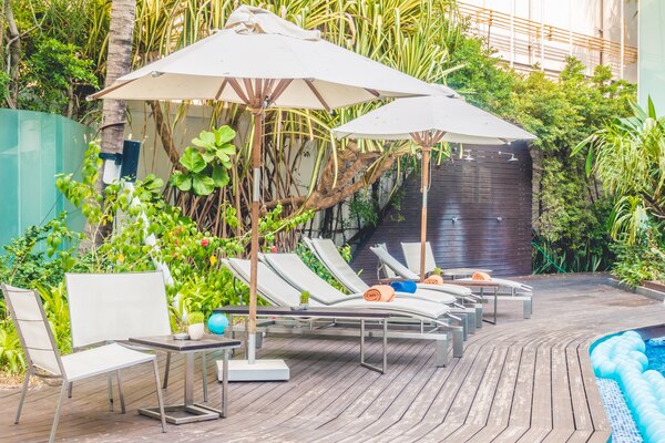 umbrella-pool-chair_74190-1703